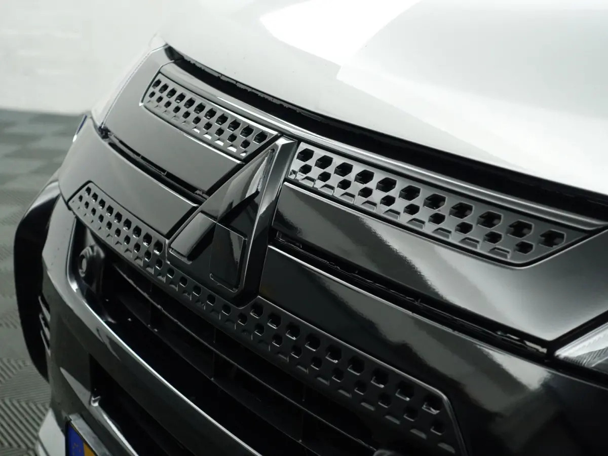 2.4 PHEV Blackpack Aut- Xenon Led, Stoelverwarming, Sport Leder Interieur, Trekhaak, Camera, Clima