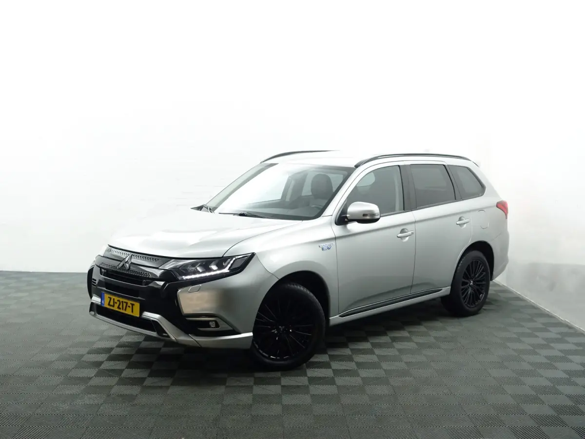 2.4 PHEV Blackpack Aut- Xenon Led, Stoelverwarming, Sport Leder Interieur, Trekhaak, Camera, Clima