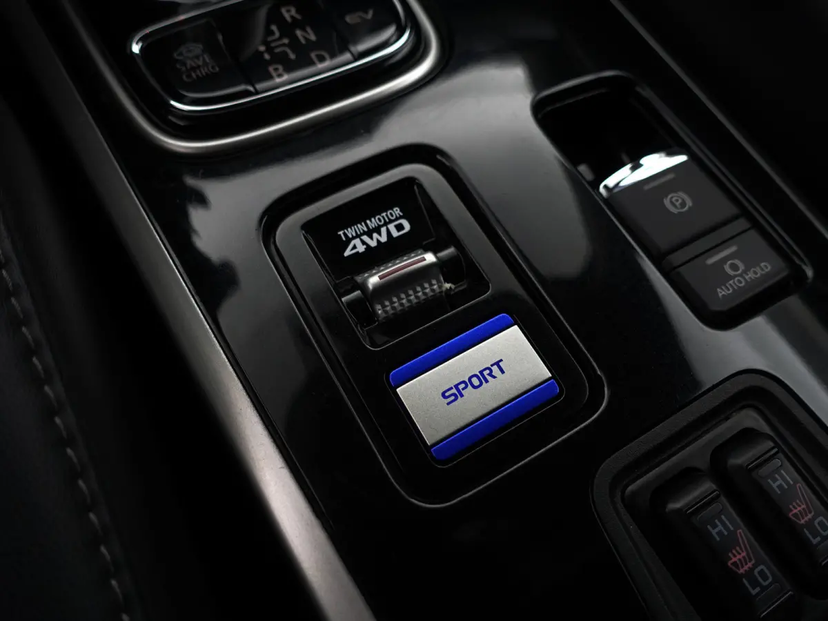 2.4 PHEV Blackpack Aut- Xenon Led, Stoelverwarming, Sport Leder Interieur, Trekhaak, Camera, Clima