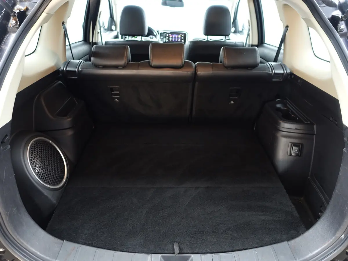 2.0 PHEV Instyle+ Aut- Stuur/Stoelverwarming, Camera, Xenon Led, Trekhaak, Park Assist