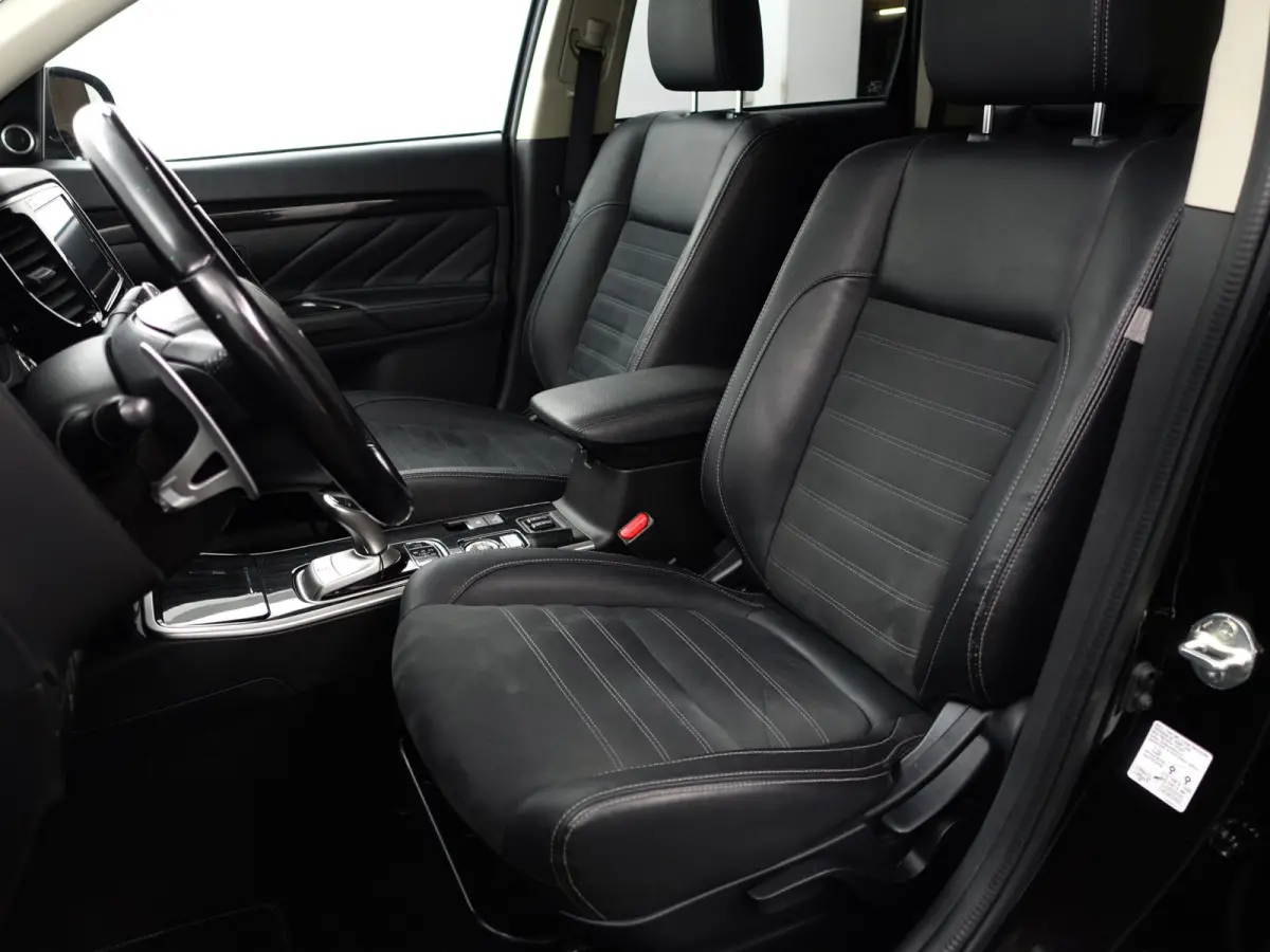 2.0 PHEV Instyle+ Aut- Stuur/Stoelverwarming, Camera, Xenon Led, Trekhaak, Park Assist