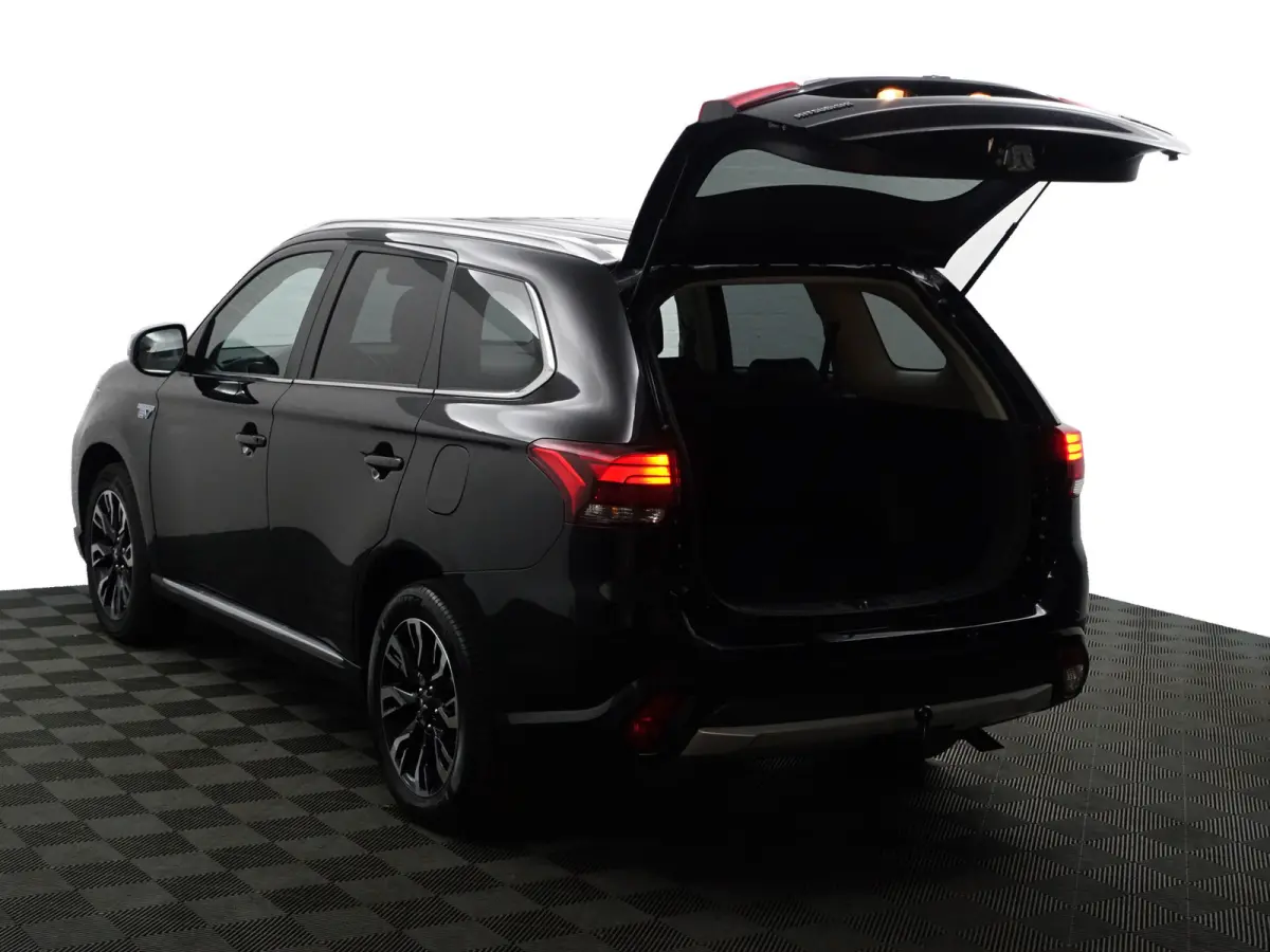 2.0 PHEV Instyle+ Aut- Stuur/Stoelverwarming, Camera, Xenon Led, Trekhaak, Park Assist