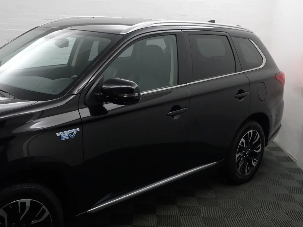 2.0 PHEV Instyle+ Aut- Stuur/Stoelverwarming, Camera, Xenon Led, Trekhaak, Park Assist