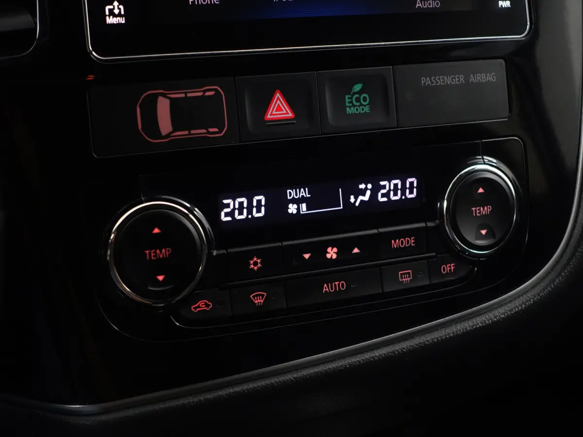 2.0 PHEV Instyle+ Aut- Stuur/Stoelverwarming, Camera, Xenon Led, Trekhaak, Park Assist
