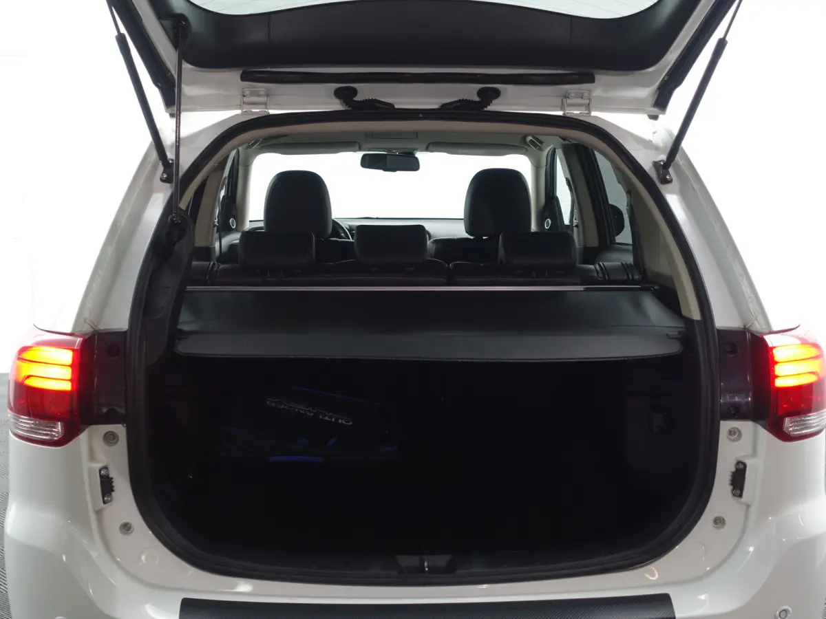 2.0 PHEV 4WD instyle+ Aut- 360 Camera, Leder, Stuur/Stoelverwarming, Clima, Xenon Led
