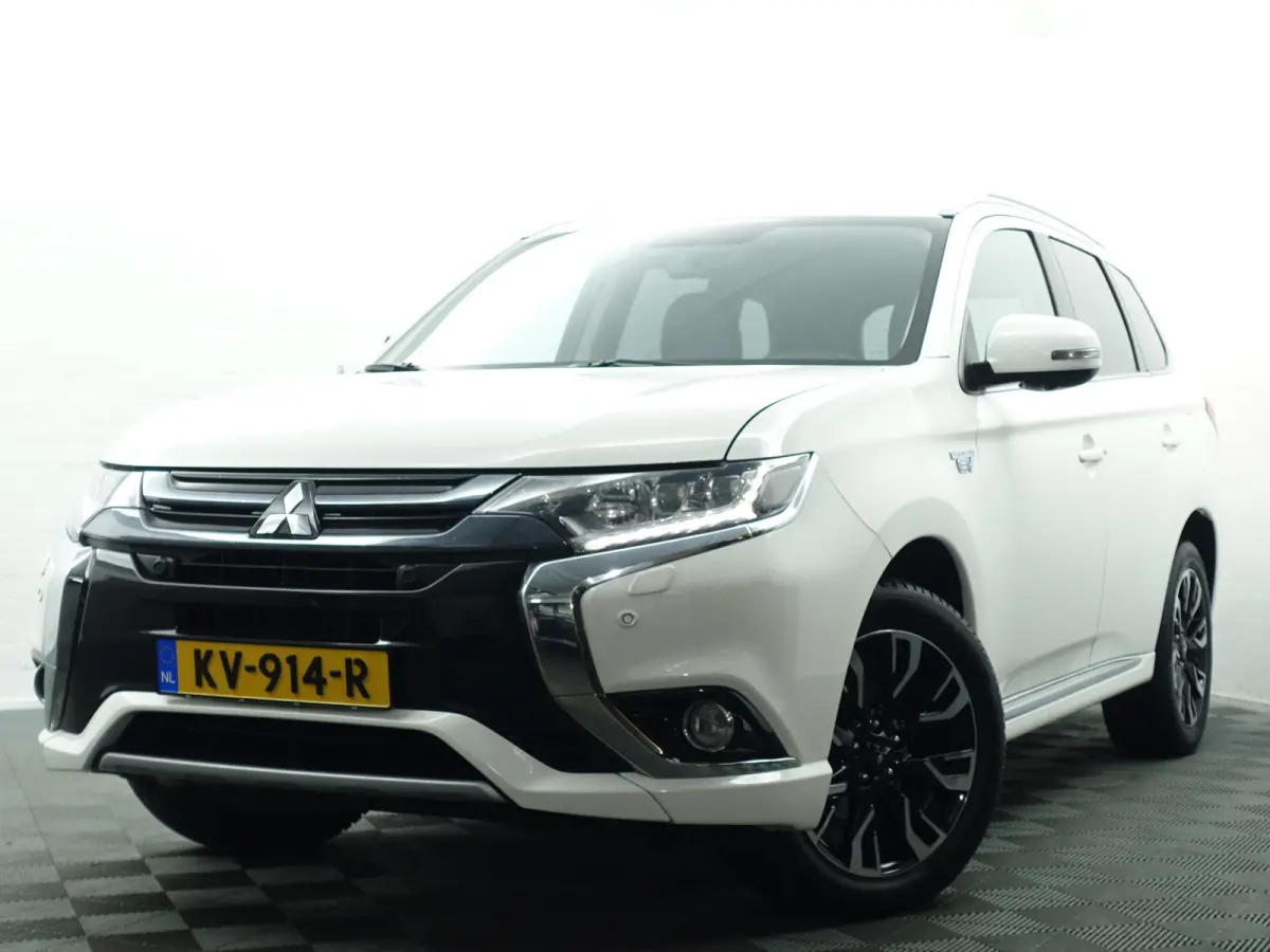 2.0 PHEV 4WD instyle+ Aut- 360 Camera, Leder, Stuur/Stoelverwarming, Clima, Xenon Led