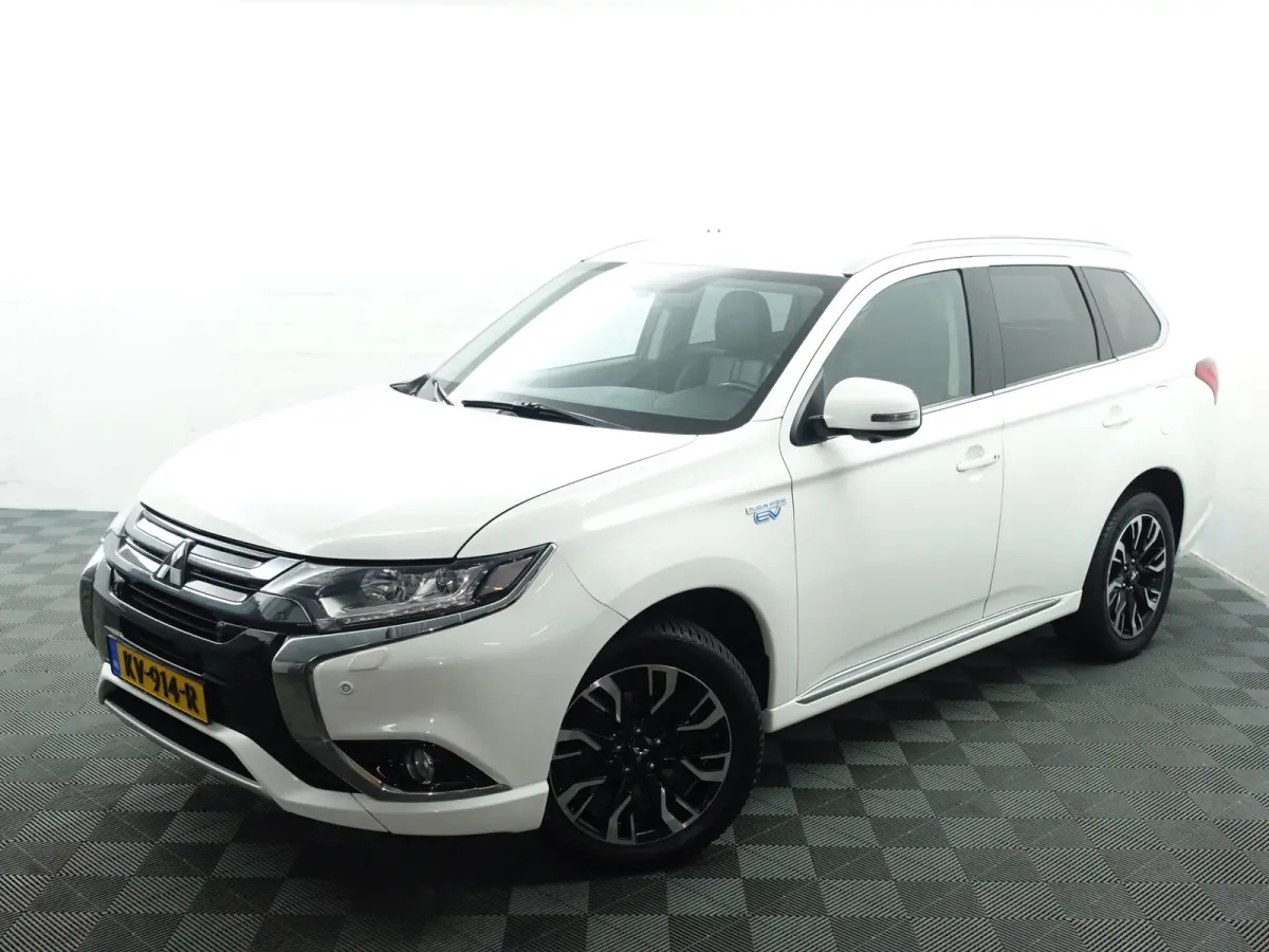 2.0 PHEV 4WD instyle+ Aut- 360 Camera, Leder, Stuur/Stoelverwarming, Clima, Xenon Led