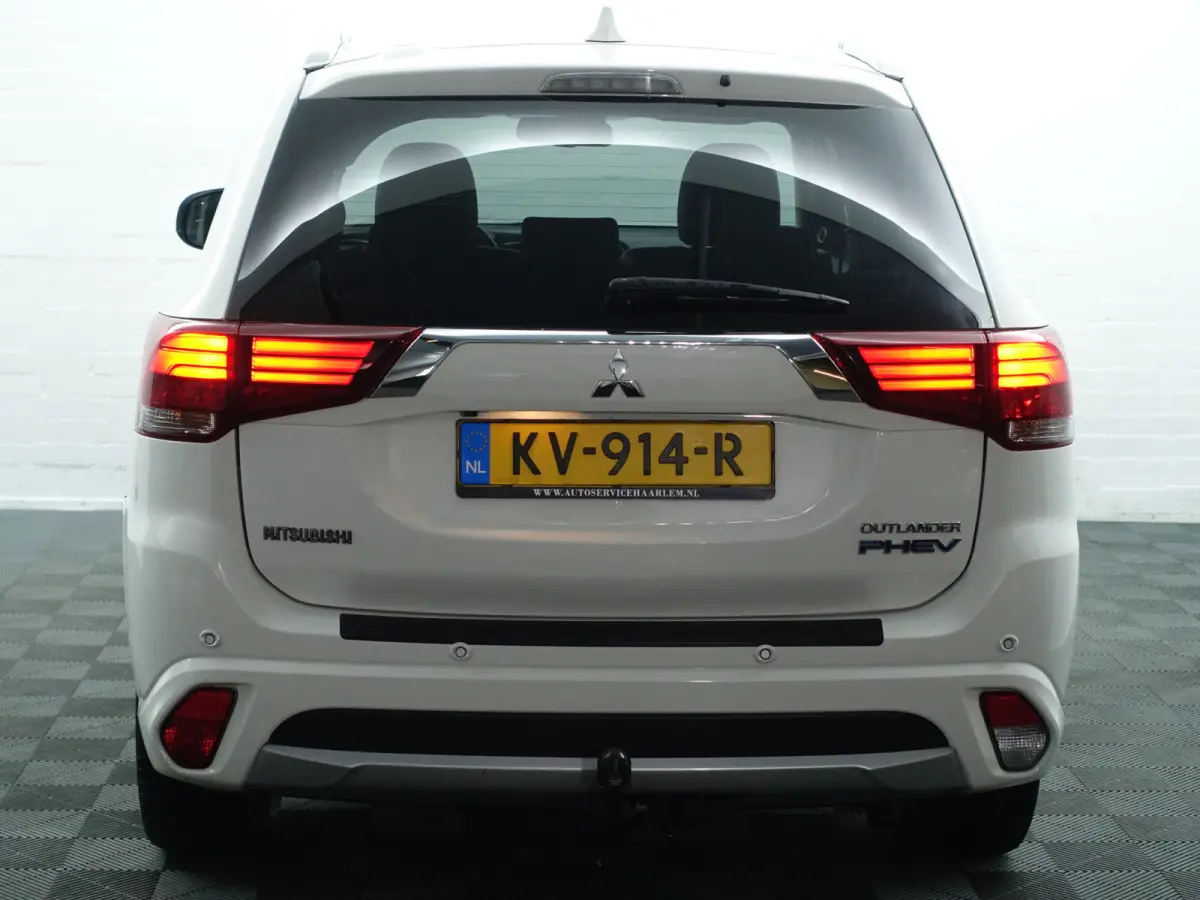 2.0 PHEV 4WD instyle+ Aut- 360 Camera, Leder, Stuur/Stoelverwarming, Clima, Xenon Led