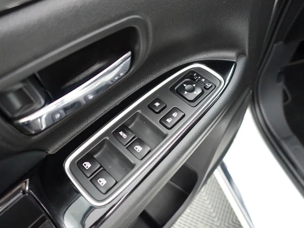 2.0 PHEV 4WD instyle+ Aut- 360 Camera, Leder, Stuur/Stoelverwarming, Clima, Xenon Led