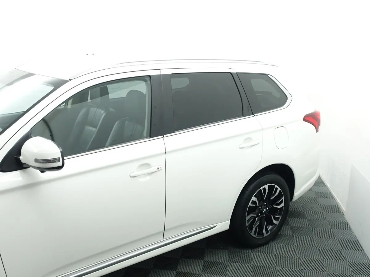 2.0 PHEV 4WD instyle+ Aut- 360 Camera, Leder, Stuur/Stoelverwarming, Clima, Xenon Led