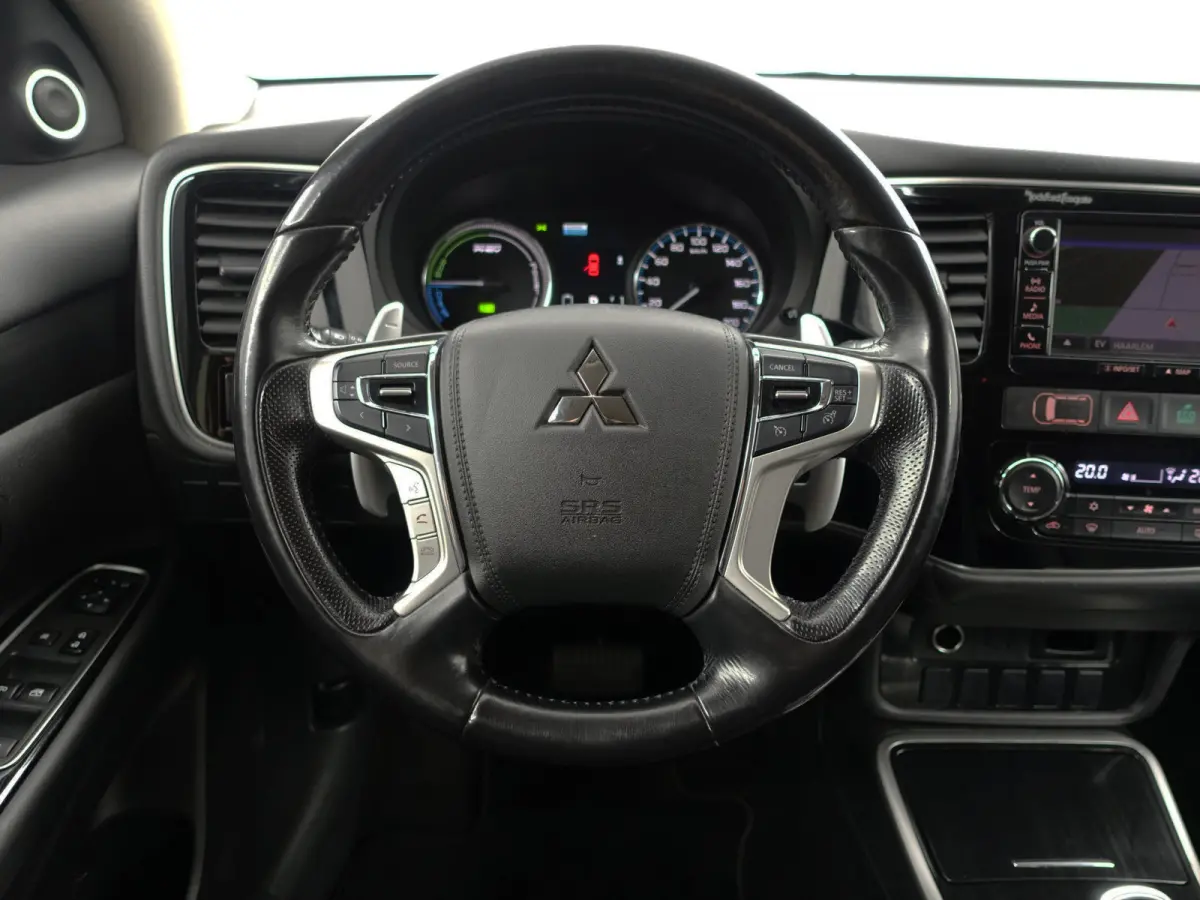2.0 PHEV Executive Edition Aut- Xenon Led, Stoelverwarming, Camera, Park Assist, Clima, Navi