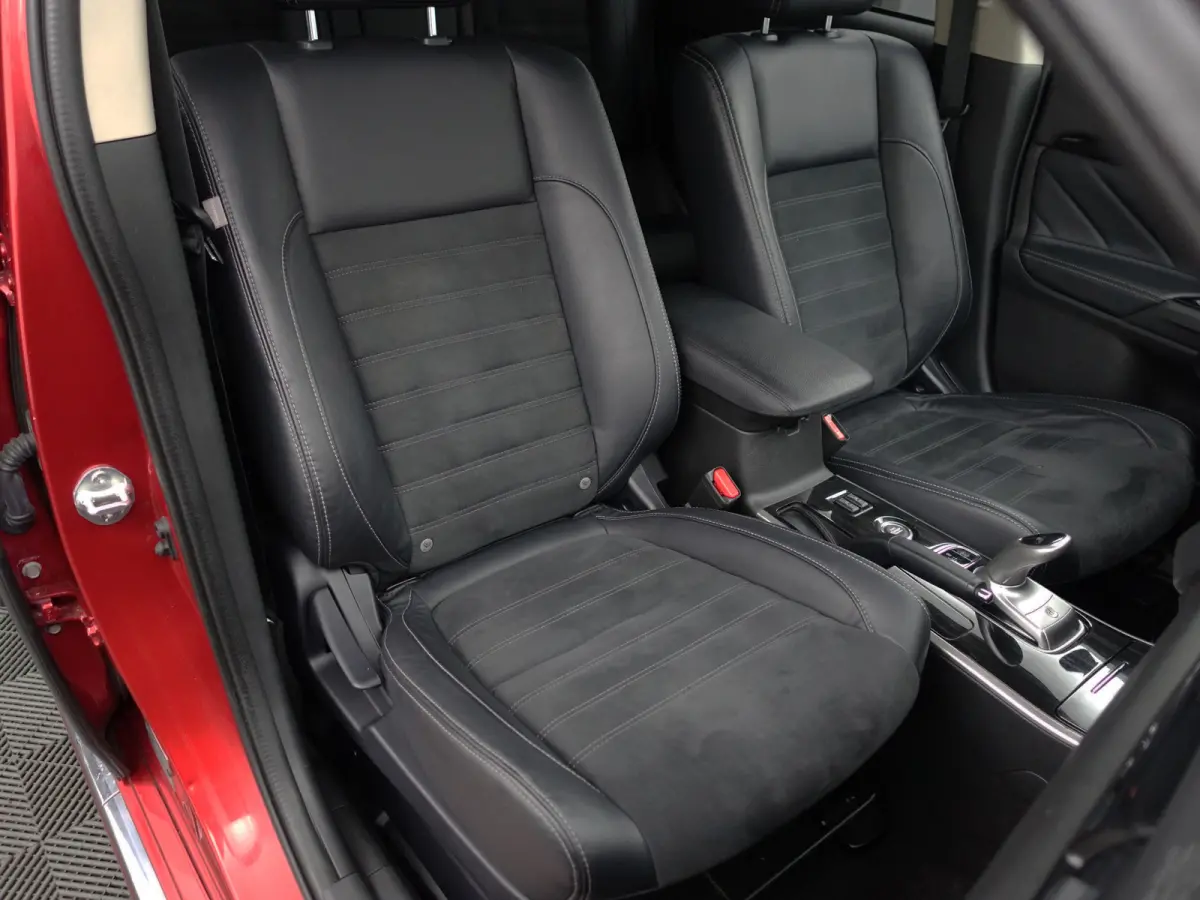 2.0 PHEV Executive Edition Aut- Xenon Led, Stoelverwarming, Camera, Park Assist, Clima, Navi