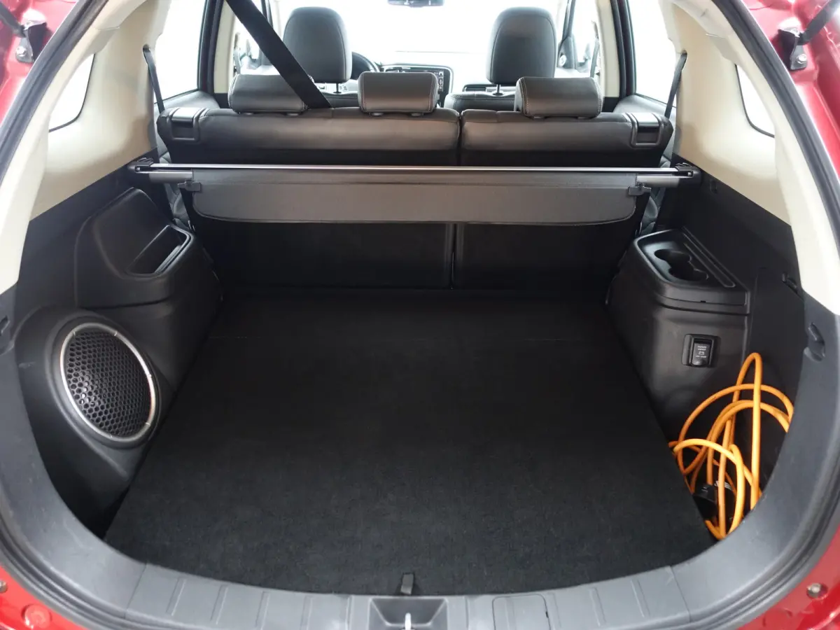 2.0 PHEV Executive Edition Aut- Xenon Led, Stoelverwarming, Camera, Park Assist, Clima, Navi