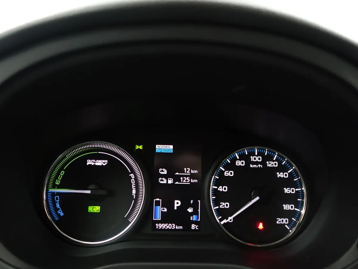 2.0 PHEV Executive Edition Aut- Xenon Led, Stoelverwarming, Camera, Park Assist, Clima, Navi