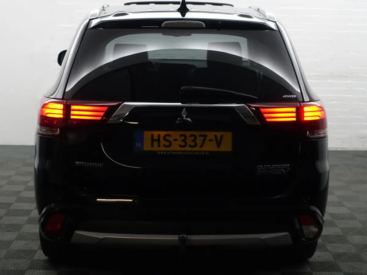 2.0 PHEV instyle+ Aut- Schuifdak, 360 Camera, Xenon Led, Stuur/Stoelverwarming, Ada Cruise