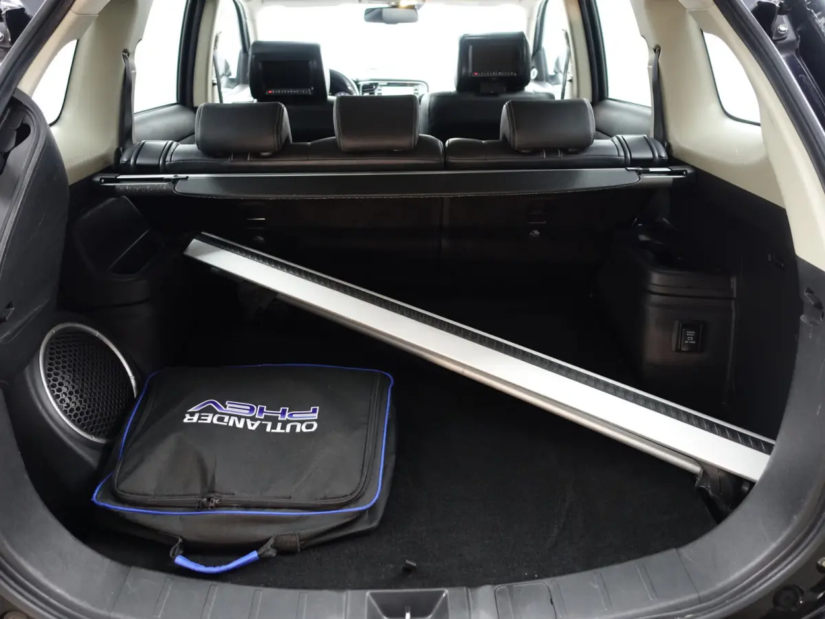 2.0 PHEV instyle+ Aut- Schuifdak, 360 Camera, Xenon Led, Stuur/Stoelverwarming, Ada Cruise