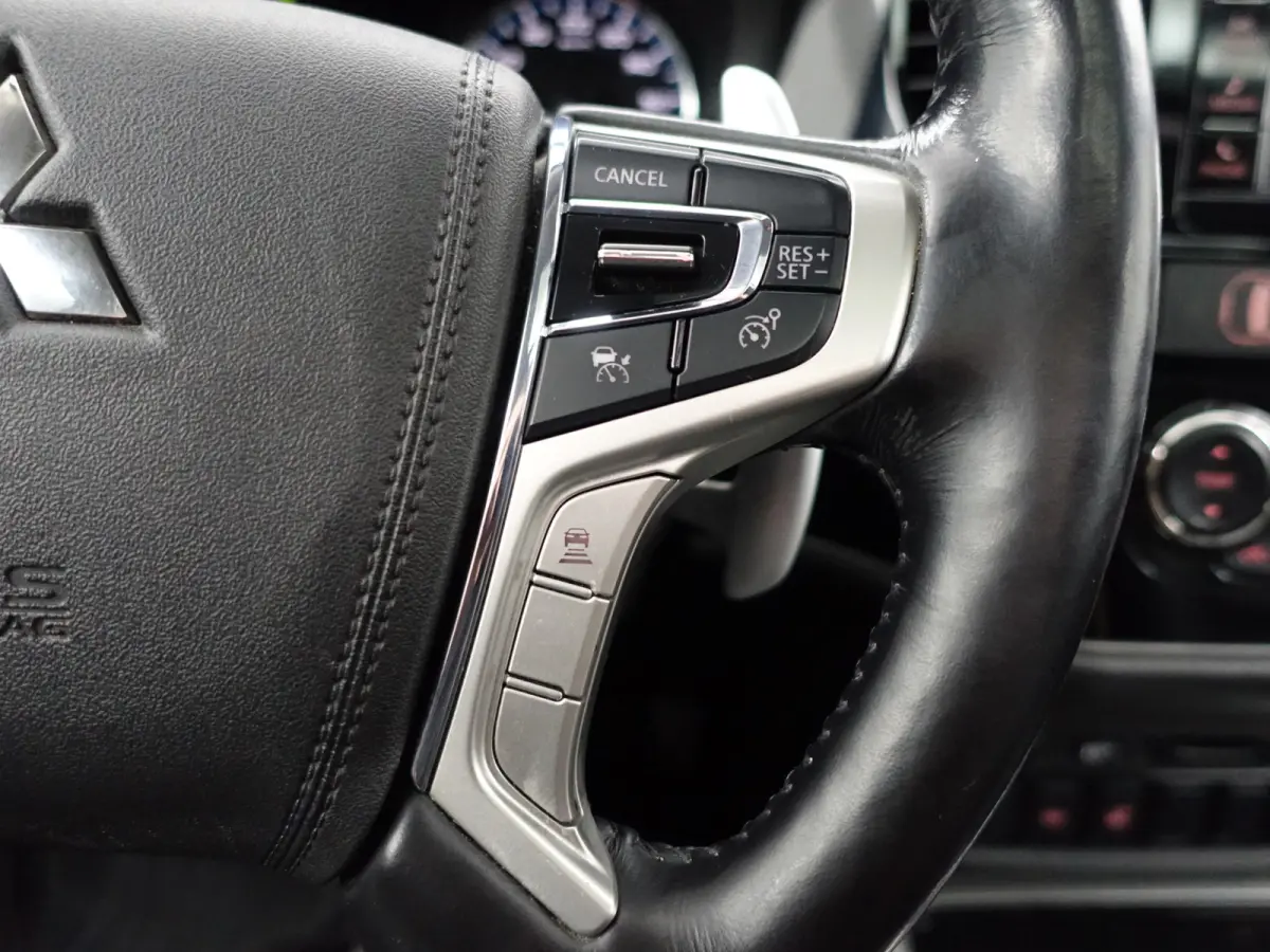 2.0 PHEV instyle+ Aut- Schuifdak, 360 Camera, Xenon Led, Stuur/Stoelverwarming, Ada Cruise