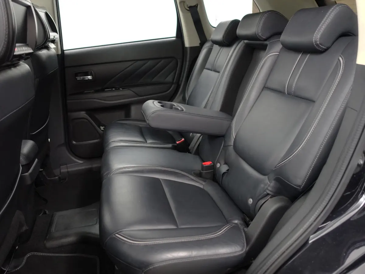 2.0 PHEV instyle+ Aut- Schuifdak, 360 Camera, Xenon Led, Stuur/Stoelverwarming, Ada Cruise