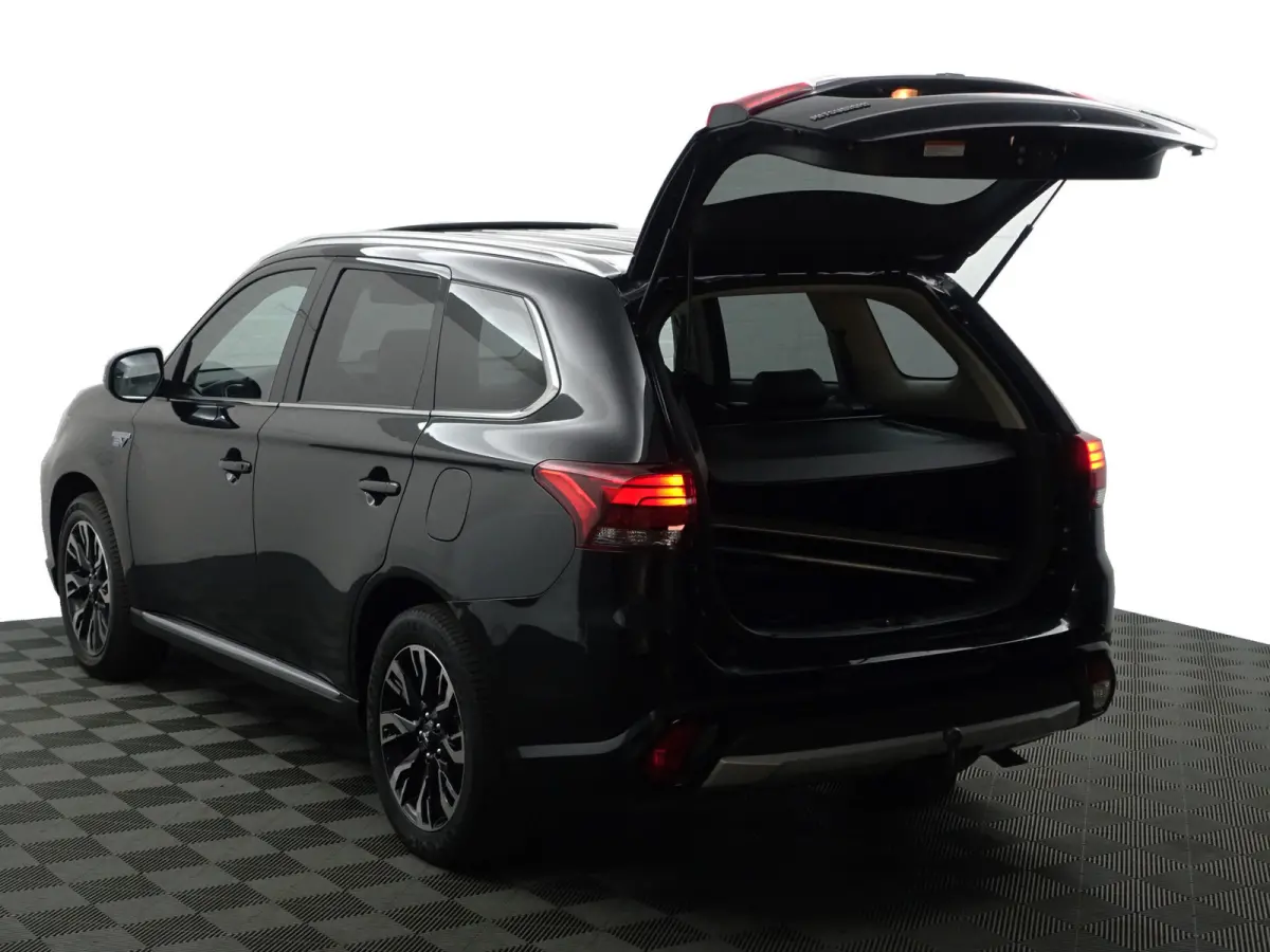 2.0 PHEV instyle+ Aut- Schuifdak, 360 Camera, Xenon Led, Stuur/Stoelverwarming, Ada Cruise