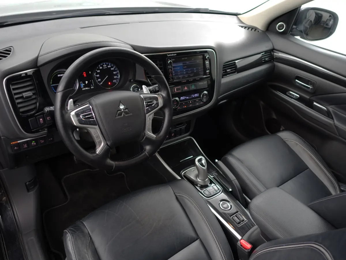 2.0 PHEV instyle+ Aut- Schuifdak, 360 Camera, Xenon Led, Stuur/Stoelverwarming, Ada Cruise