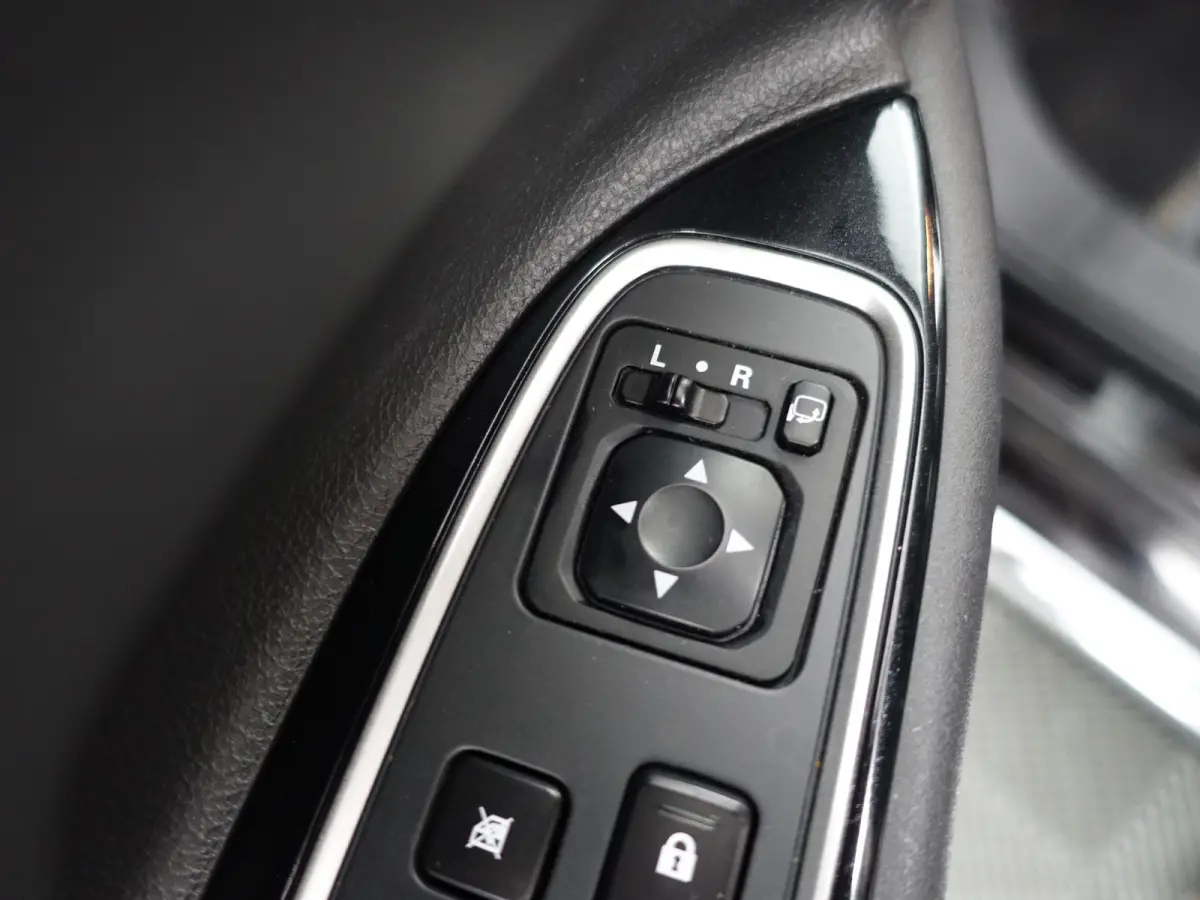 2.0 PHEV 4WD Instyle Aut- Camera, Xenon Led, Navi, Stoelverwarming, Park Assist