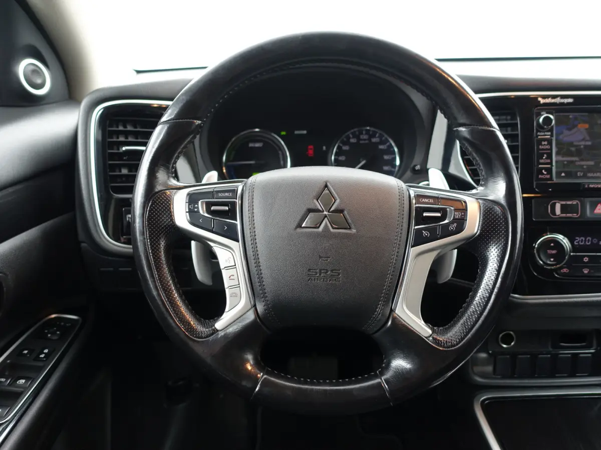 2.0 PHEV 4WD Instyle Aut- Camera, Xenon Led, Navi, Stoelverwarming, Park Assist
