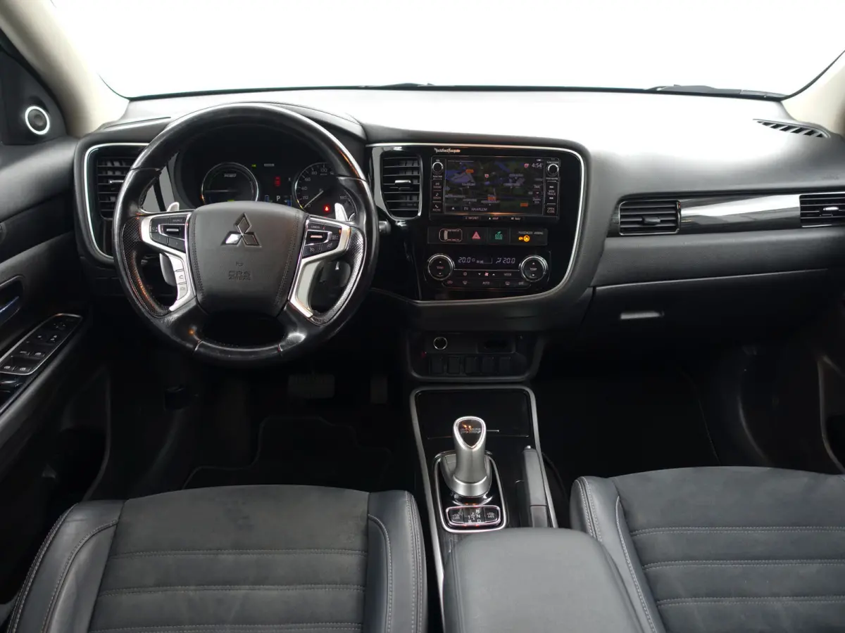 2.0 PHEV 4WD Instyle Aut- Camera, Xenon Led, Navi, Stoelverwarming, Park Assist
