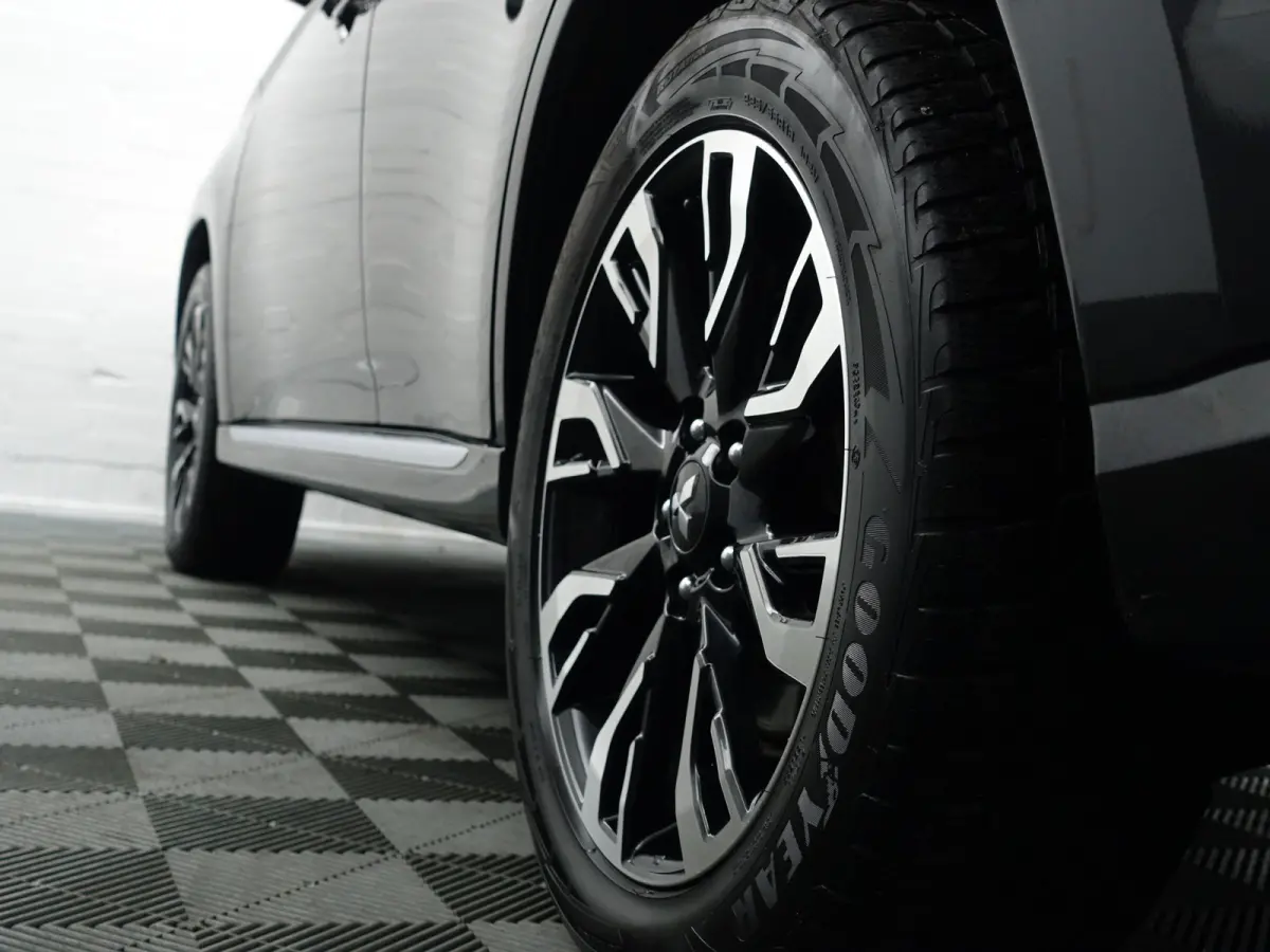 2.0 PHEV 4WD Instyle Aut- Camera, Xenon Led, Navi, Stoelverwarming, Park Assist