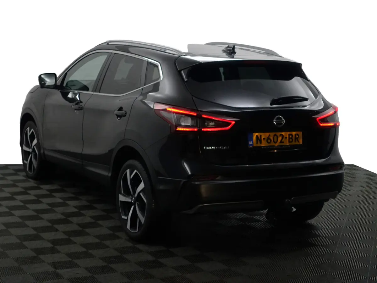 1.3 DIG-T Premium Edition Aut- NAP 56dkm, Design Leder, Panoramadak, 360 Camera, Trekhaak, Stoelverwarming
