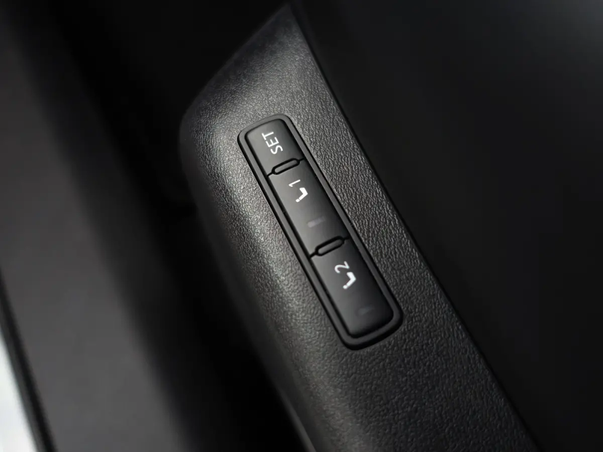 1.2 Tekna + Design Leder Interieur, Panoramadak, Xenon Led, Bose Audio, Memory, Sfeerverlichting