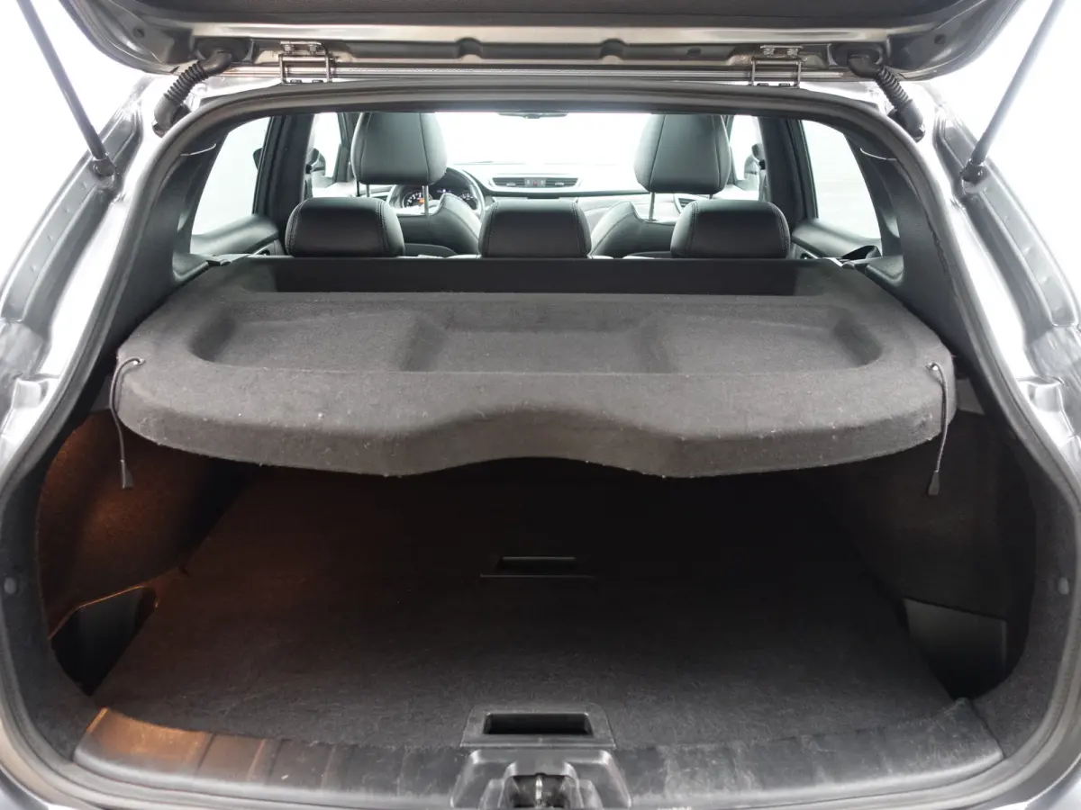 1.2 Tekna + Design Leder Interieur, Panoramadak, Xenon Led, Bose Audio, Memory, Sfeerverlichting