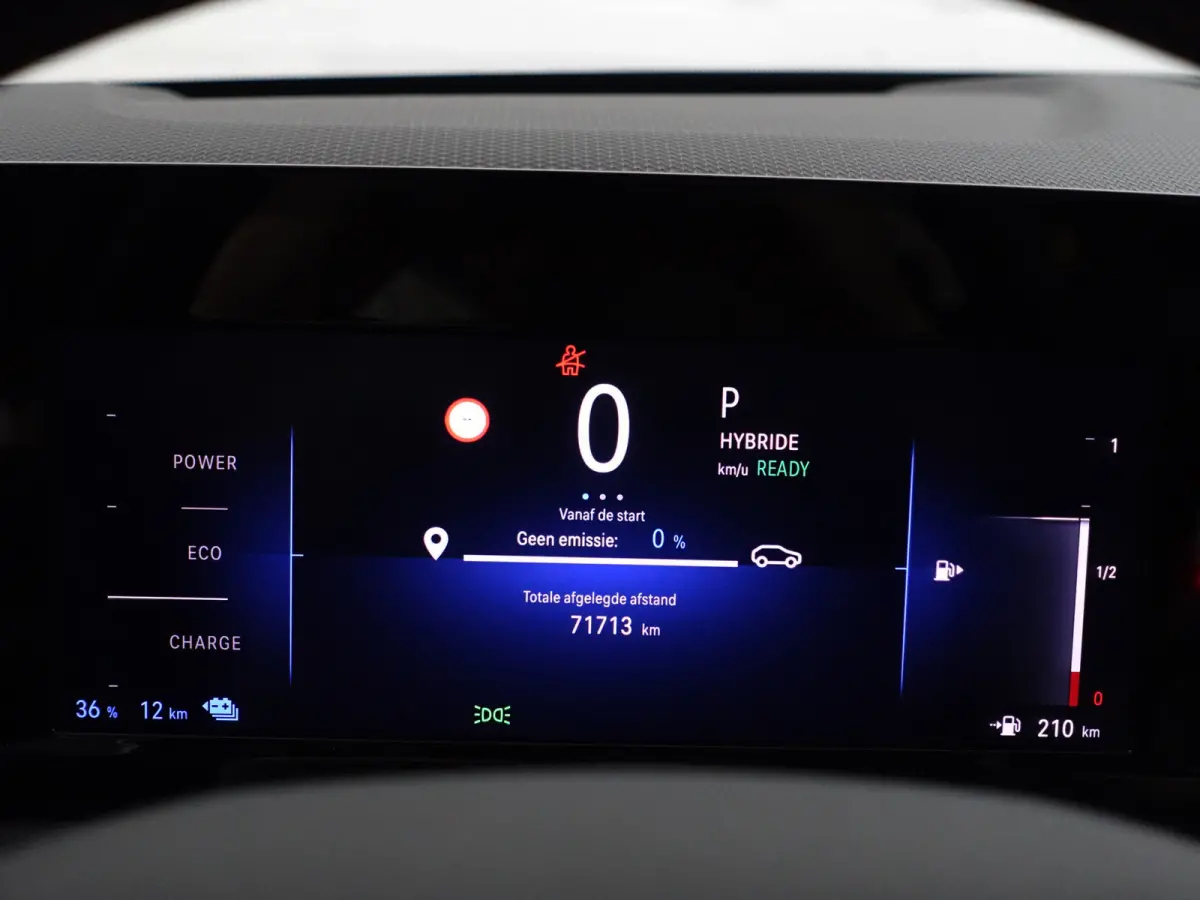 1.6 Turbo Hybrid Aut- Carplay, Android Auto, Privacy Glass, Dynamic Select, Park Assist, Virtual Cockpit