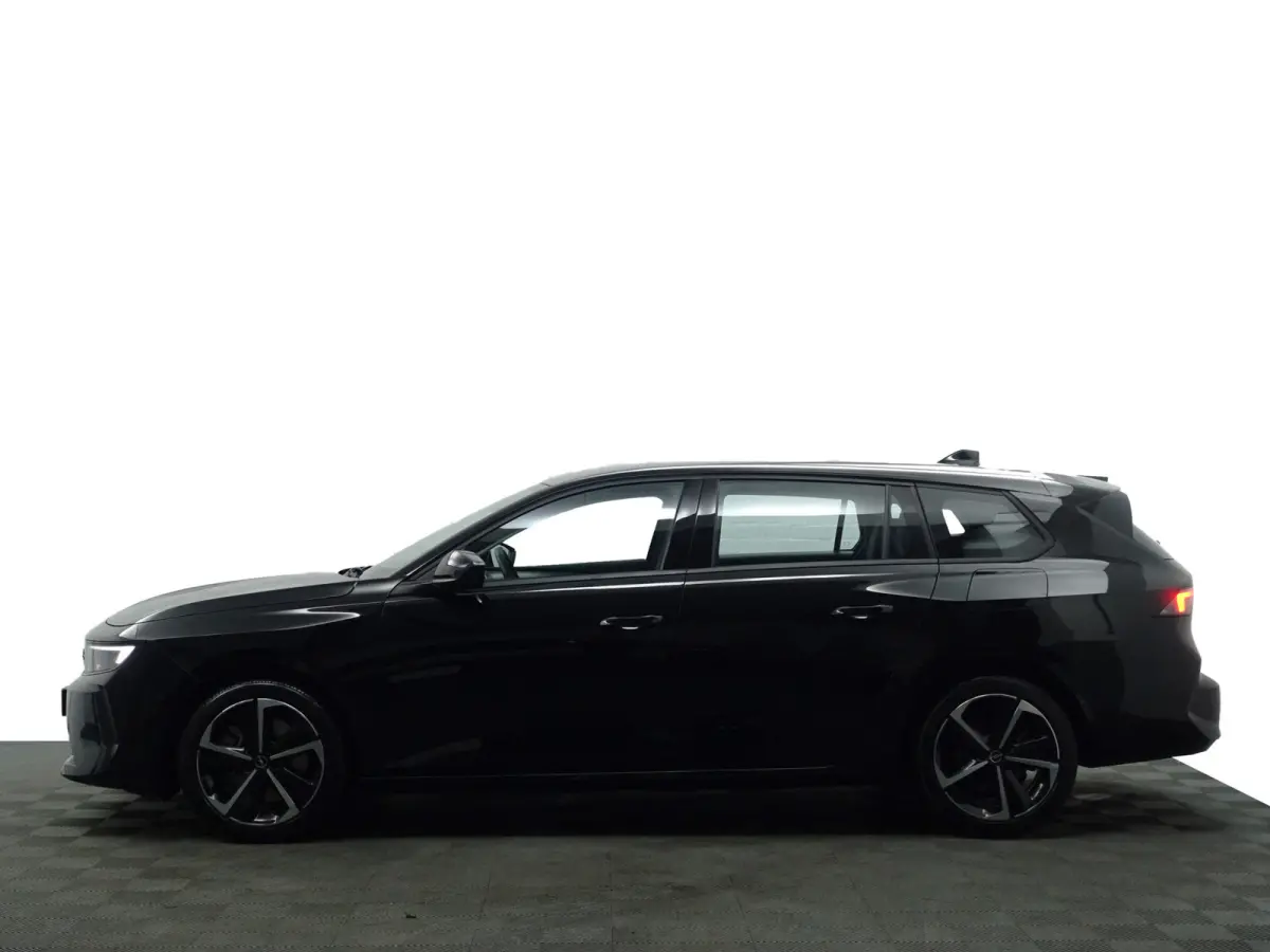 1.6 Turbo Hybrid Aut- Carplay, Android Auto, Privacy Glass, Dynamic Select, Park Assist, Virtual Cockpit