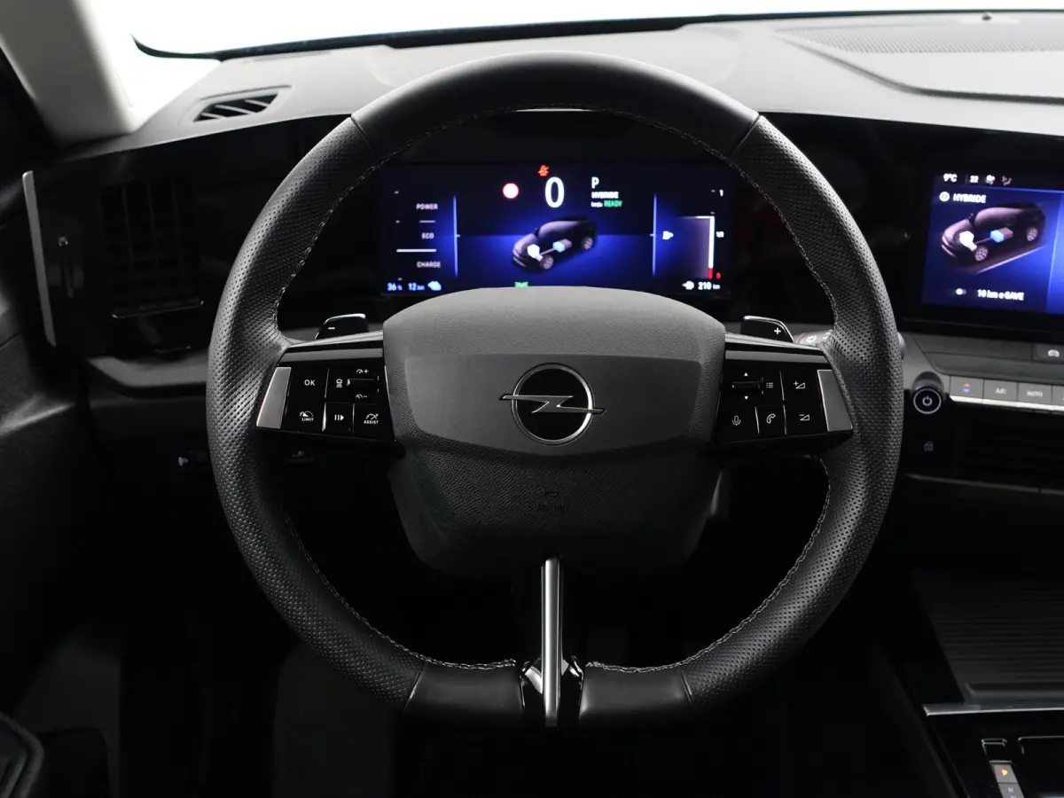 1.6 Turbo Hybrid Aut- Carplay, Android Auto, Privacy Glass, Dynamic Select, Park Assist, Virtual Cockpit