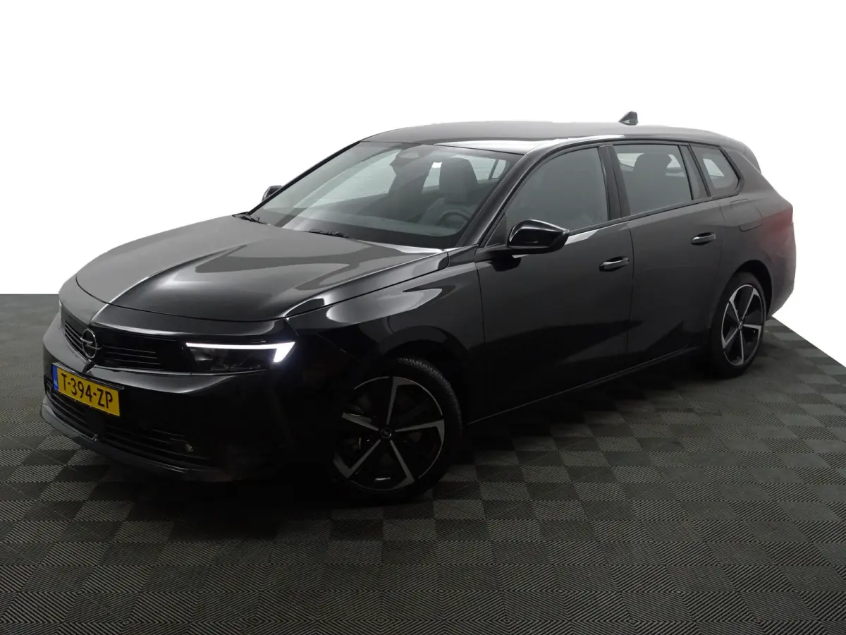 1.6 Turbo Hybrid Aut- Carplay, Android Auto, Privacy Glass, Dynamic Select, Park Assist, Virtual Cockpit