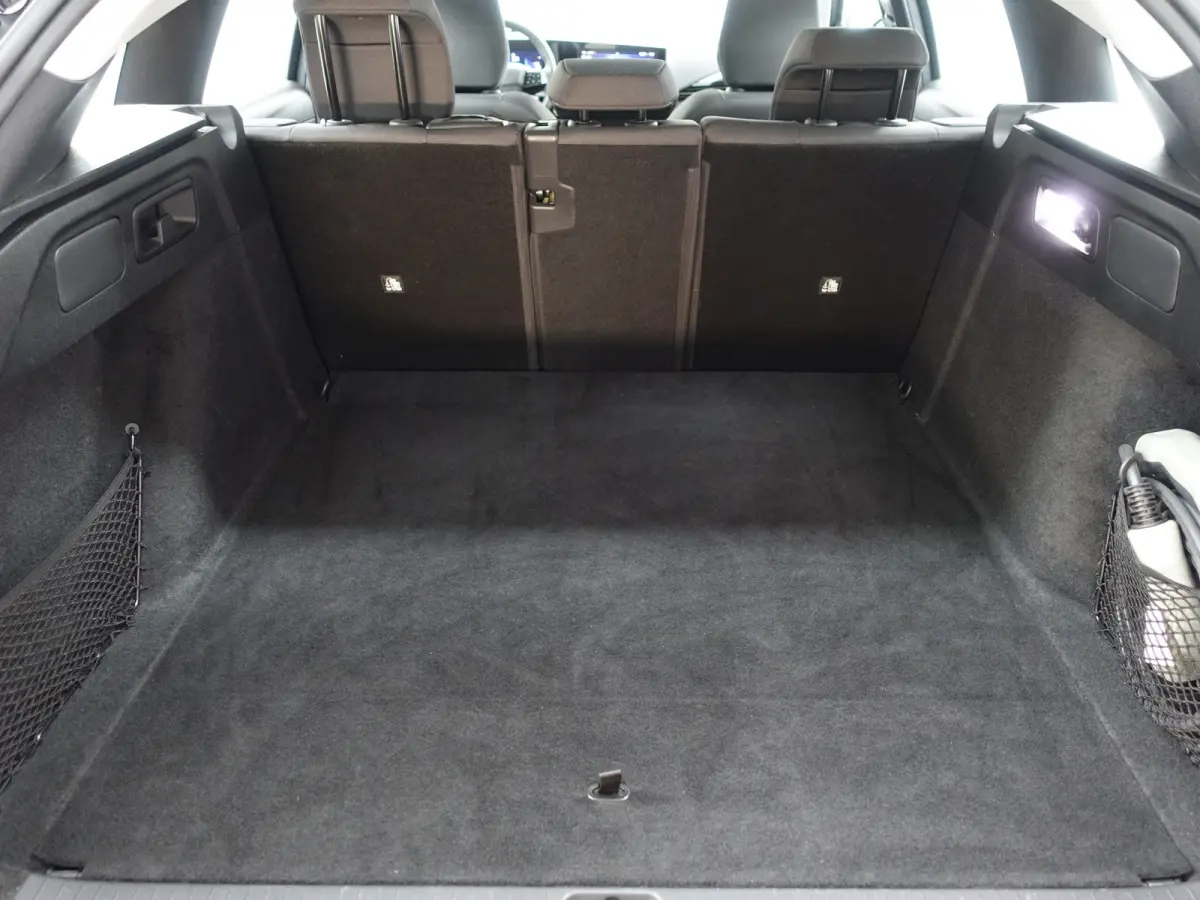 1.6 Turbo Hybrid Aut- Carplay, Android Auto, Privacy Glass, Dynamic Select, Park Assist, Virtual Cockpit
