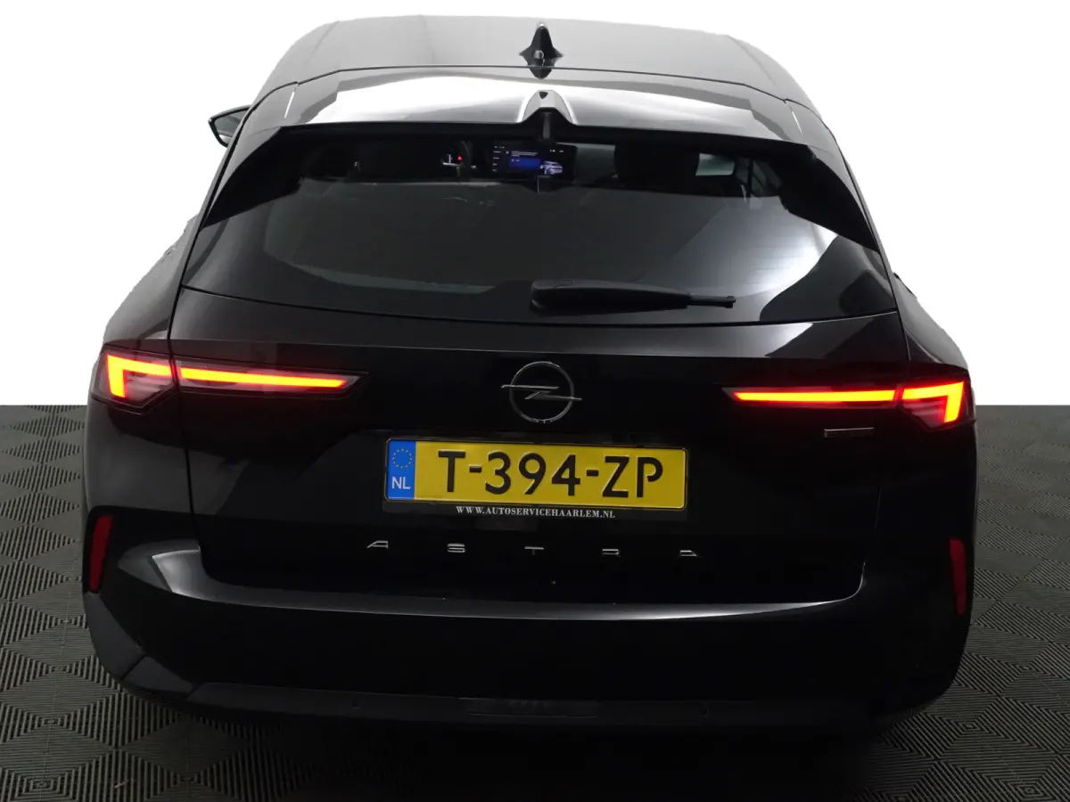 1.6 Turbo Hybrid Aut- Carplay, Android Auto, Privacy Glass, Dynamic Select, Park Assist, Virtual Cockpit