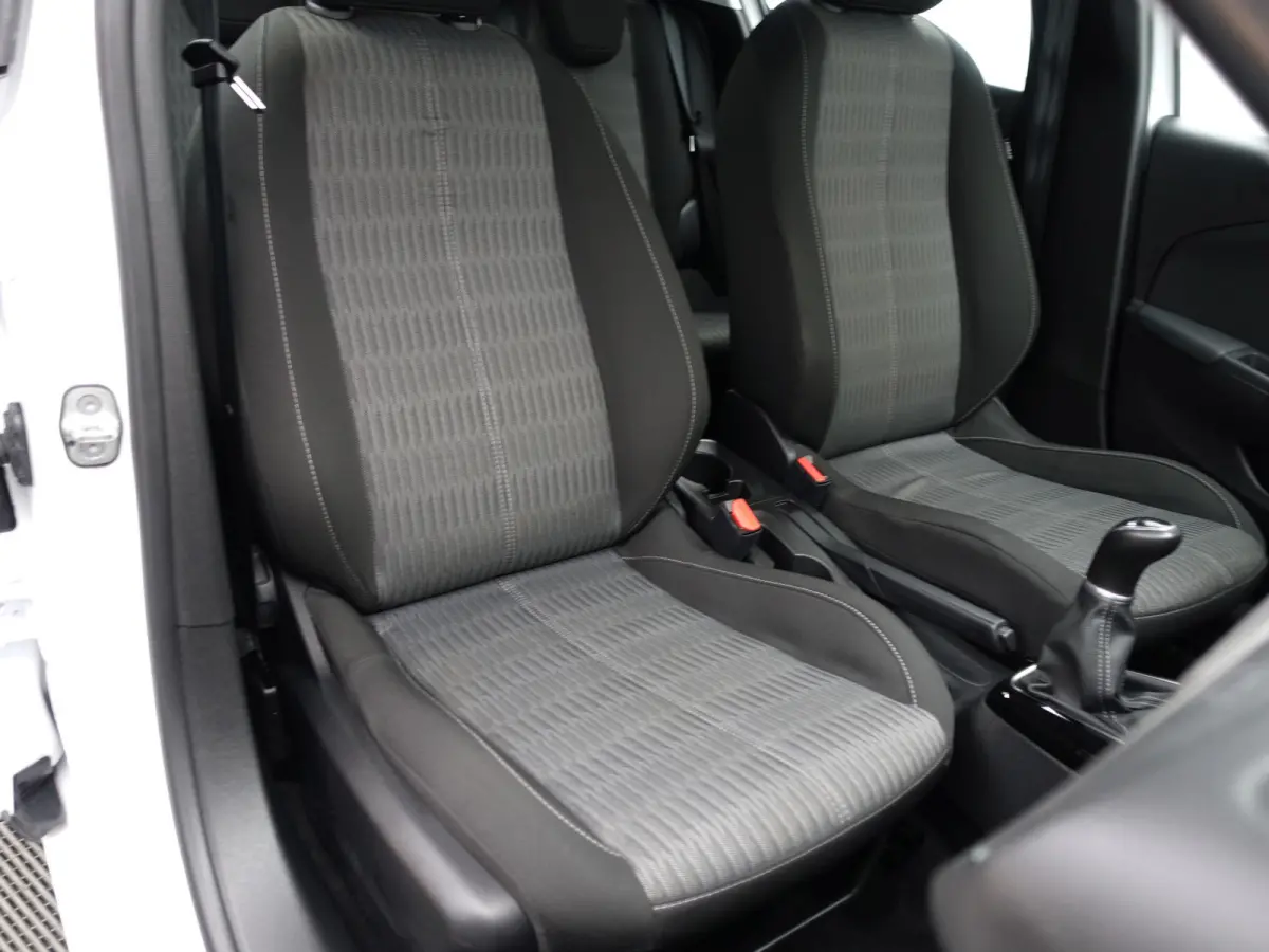 1.2 Sportline- Lane Assist, Clima, Night Package, Cruise, Privacy Glass