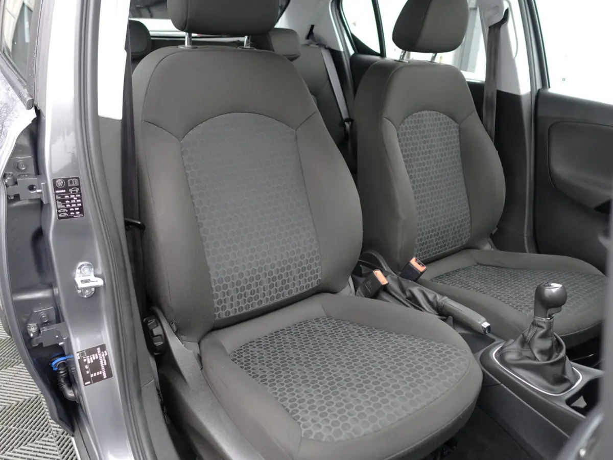 1.0 Turbo Edition- Clima, Cruise, Trekhaak, Design Interieur, Sport Pakket