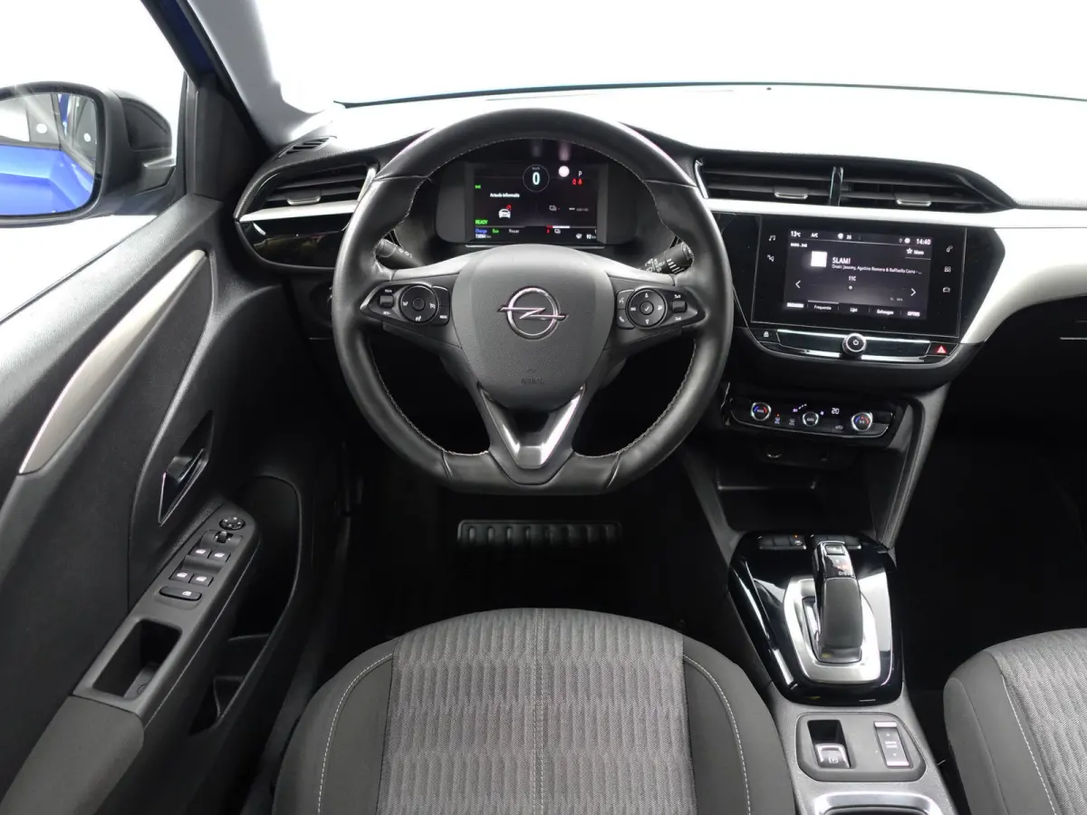Ultimate 50 kWh Aut- Two Tone, Park Assist, Lane Assist, Dynamic Select, Virtual Cockpit, Clima