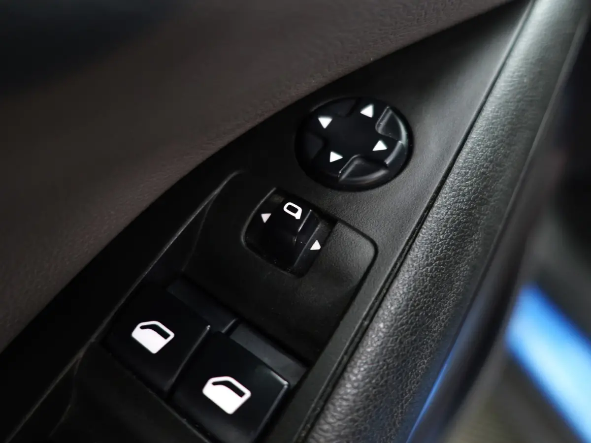 1.2 Turbo Innovation Aut- Carplay, Android Auto, Park Assist, Lane Assist, Navigatie, Xenon Led