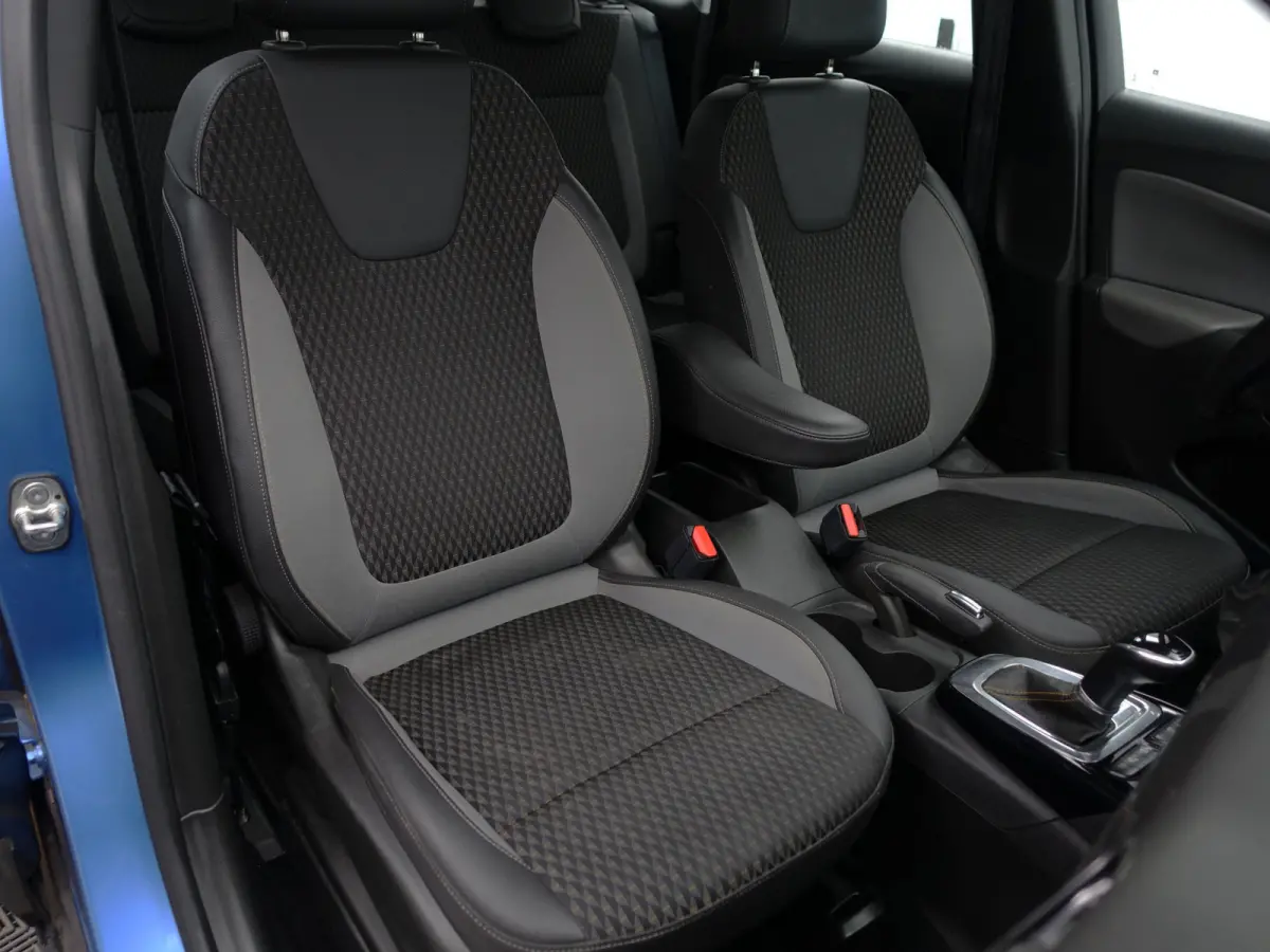 1.2 Turbo Innovation Aut- Carplay, Android Auto, Park Assist, Lane Assist, Navigatie, Xenon Led