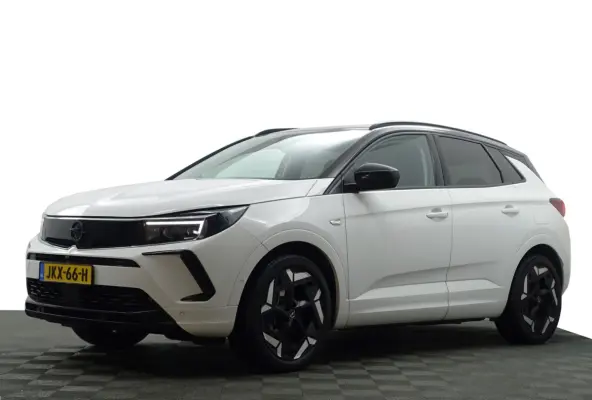 1.6 Turbo Plug-In Hybrid 4x4 GSe- Two Tone, Carplay, Android Auto, 360 Camera, Standkachel, Lane Assist