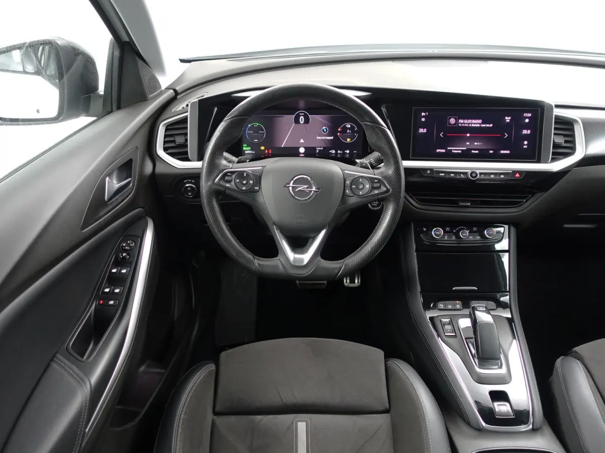 1.6 Turbo Plug-In Hybrid 4x4 GSe- Two Tone, Carplay, Android Auto, 360 Camera, Standkachel, Lane Assist