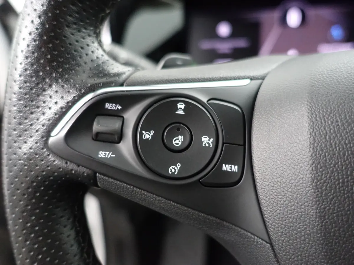1.6 Turbo Plug-In Hybrid 4x4 GSe- Two Tone, Carplay, Android Auto, 360 Camera, Standkachel, Lane Assist
