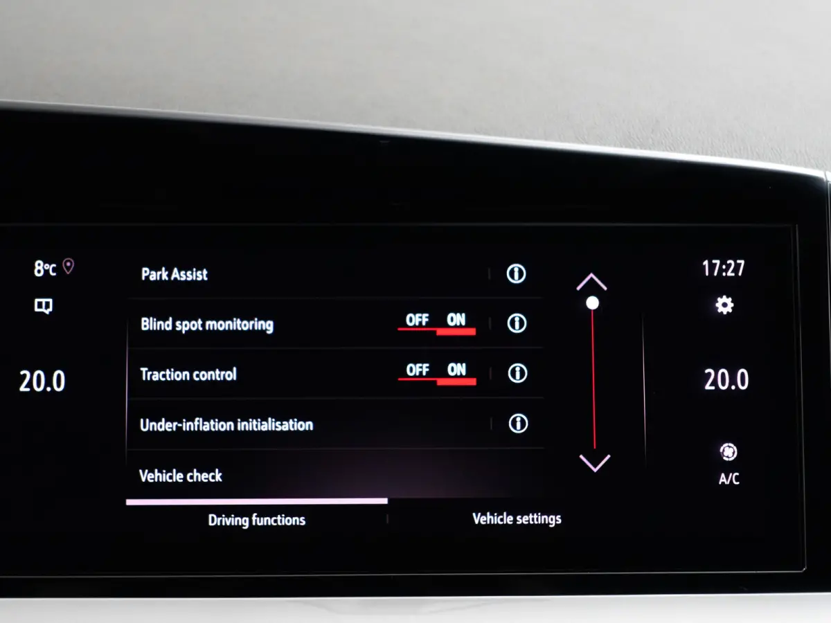 1.6 Turbo Plug-In Hybrid 4x4 GSe- Two Tone, Carplay, Android Auto, 360 Camera, Standkachel, Lane Assist