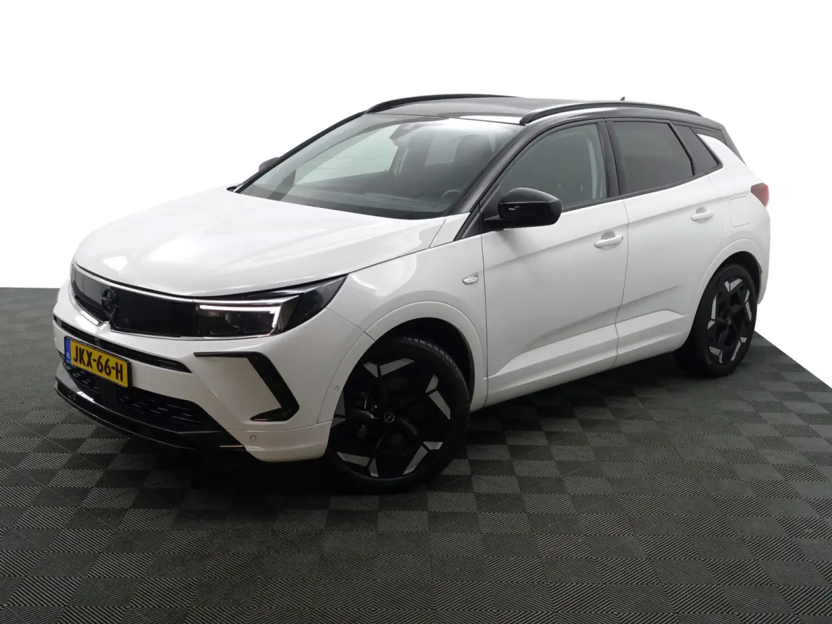 1.6 Turbo Plug-In Hybrid 4x4 GSe- Two Tone, Carplay, Android Auto, 360 Camera, Standkachel, Lane Assist