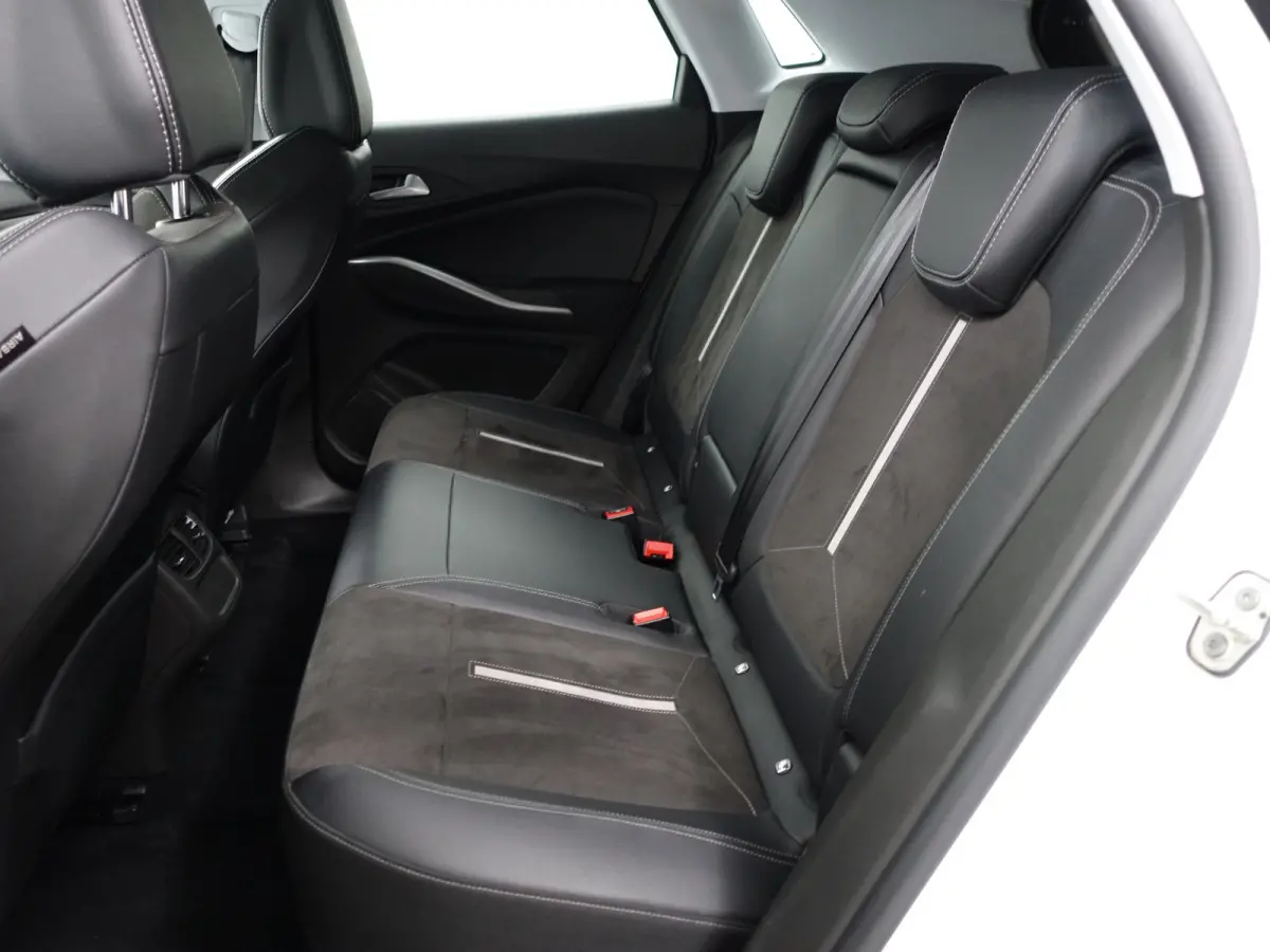 1.6 Turbo Plug-In Hybrid 4x4 GSe- Two Tone, Carplay, Android Auto, 360 Camera, Standkachel, Lane Assist