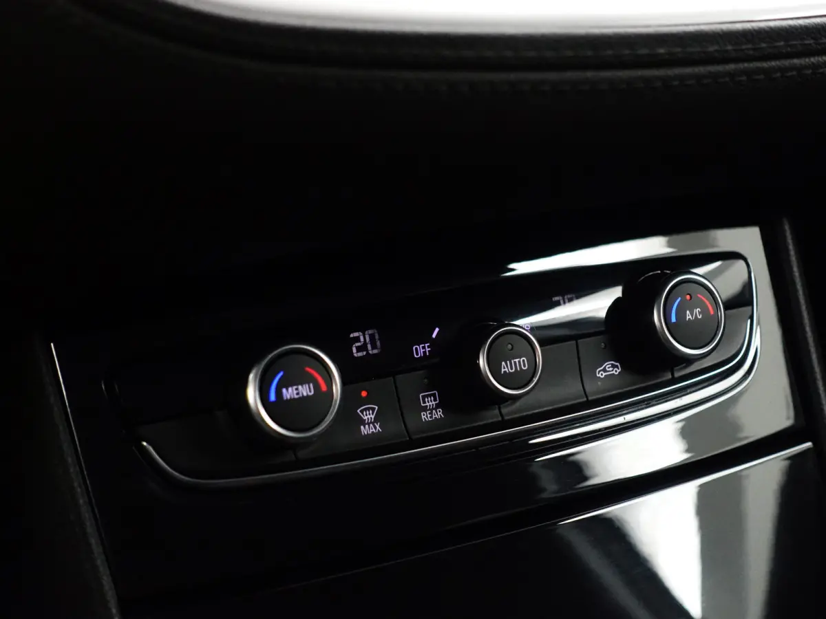 1.2 Turbo Business Executive- Carplay, Lane Assist, Park Assist, Navi, Cruise, Clima, Comfort Interieur