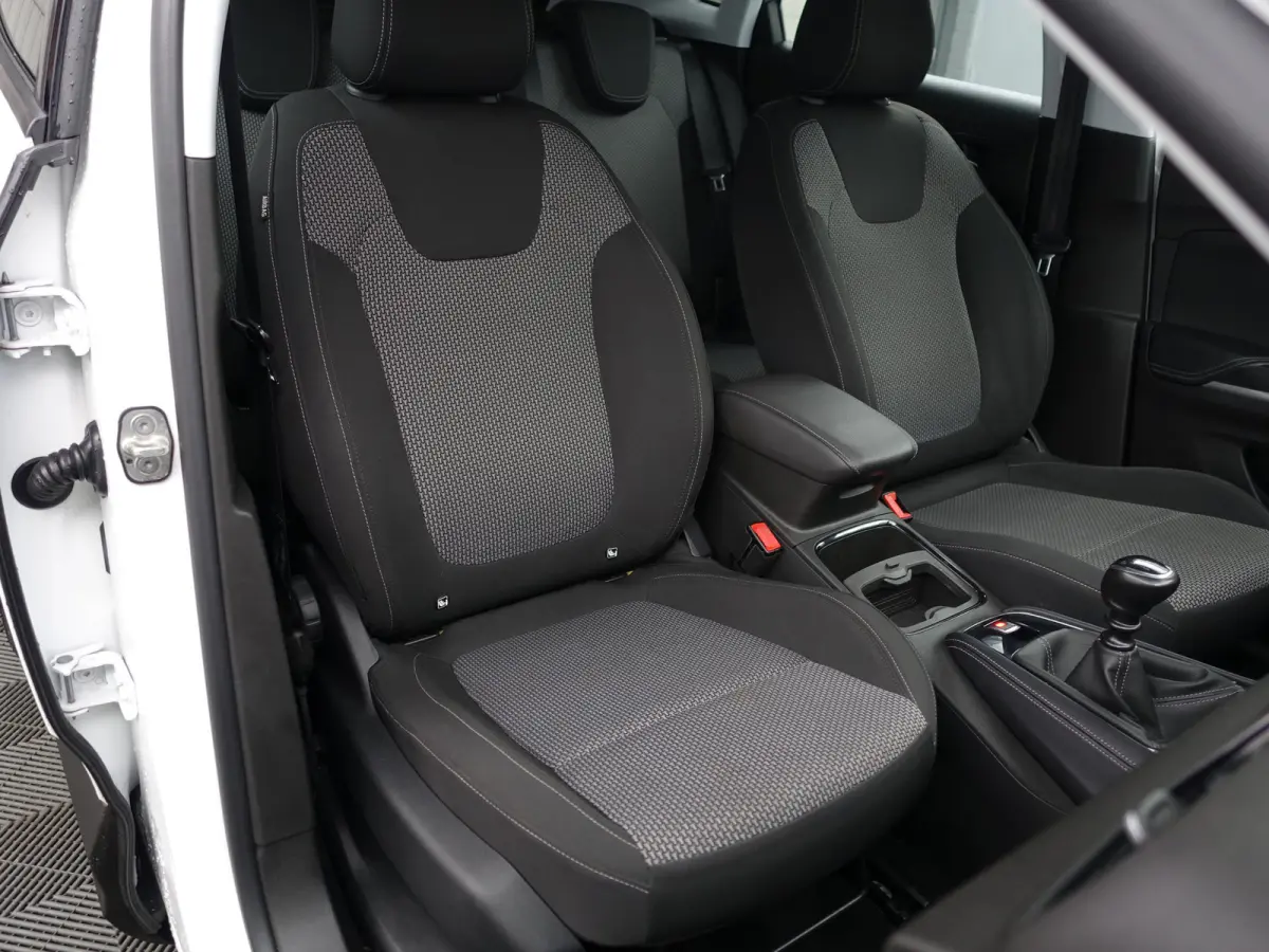 1.2 Turbo Business Executive- Carplay, Lane Assist, Park Assist, Navi, Cruise, Clima, Comfort Interieur